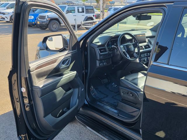 Used 2024 Chevrolet Suburban LT RWD image 45
