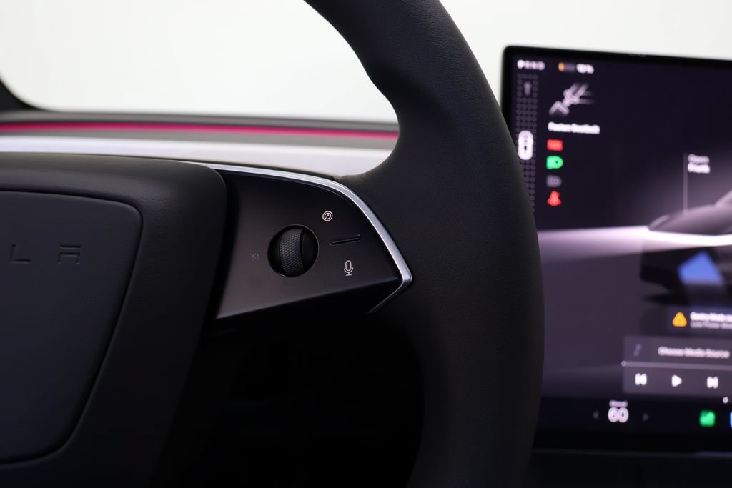 Used 2026 Tesla Model Y 2WD image 31