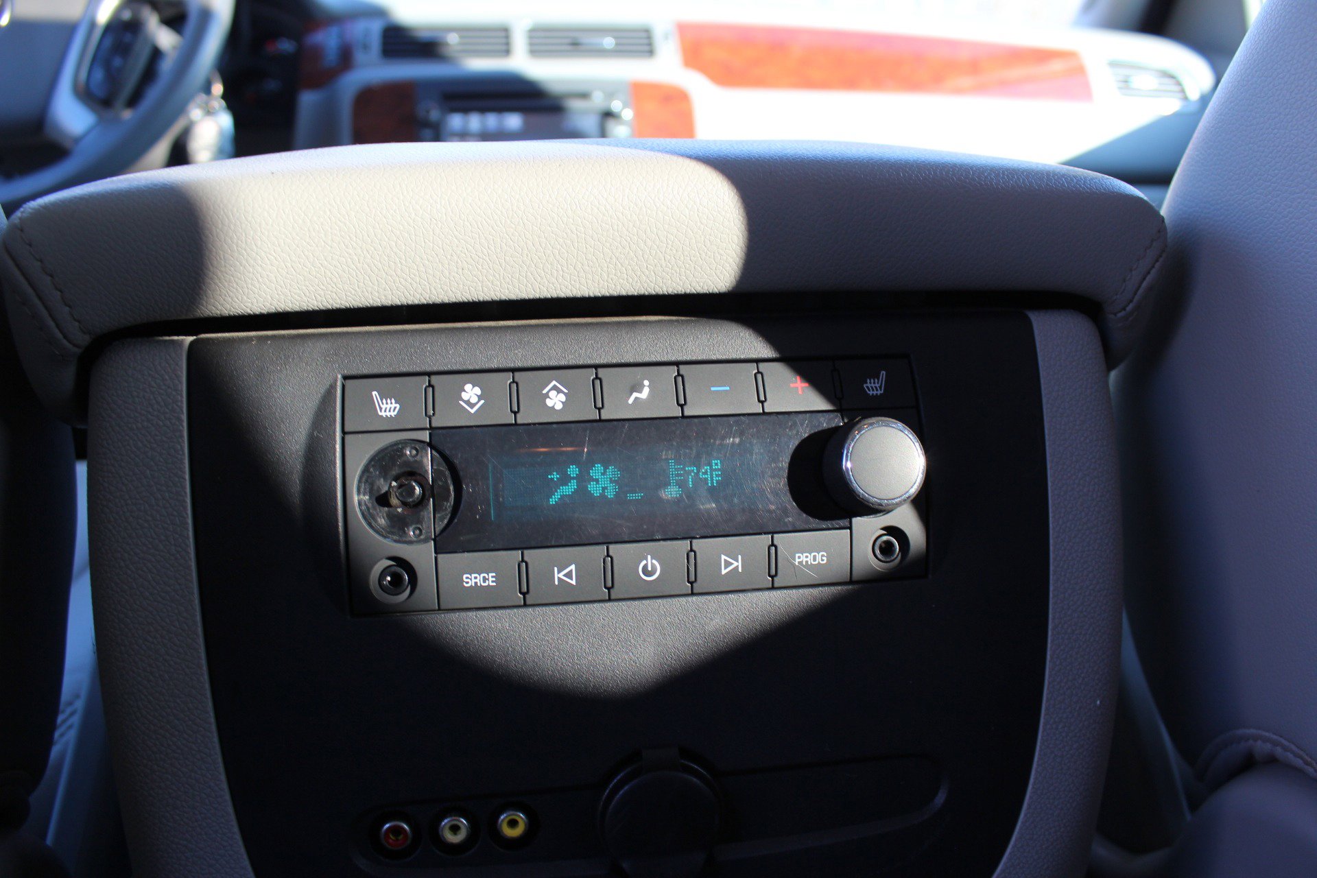 Used 2013 Chevrolet Tahoe LTZ image 34