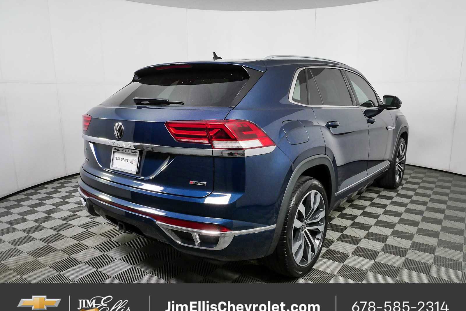 Used 2022 Volkswagen Atlas Cross Sport SEL Premium R-Line AWD/4WD image 3