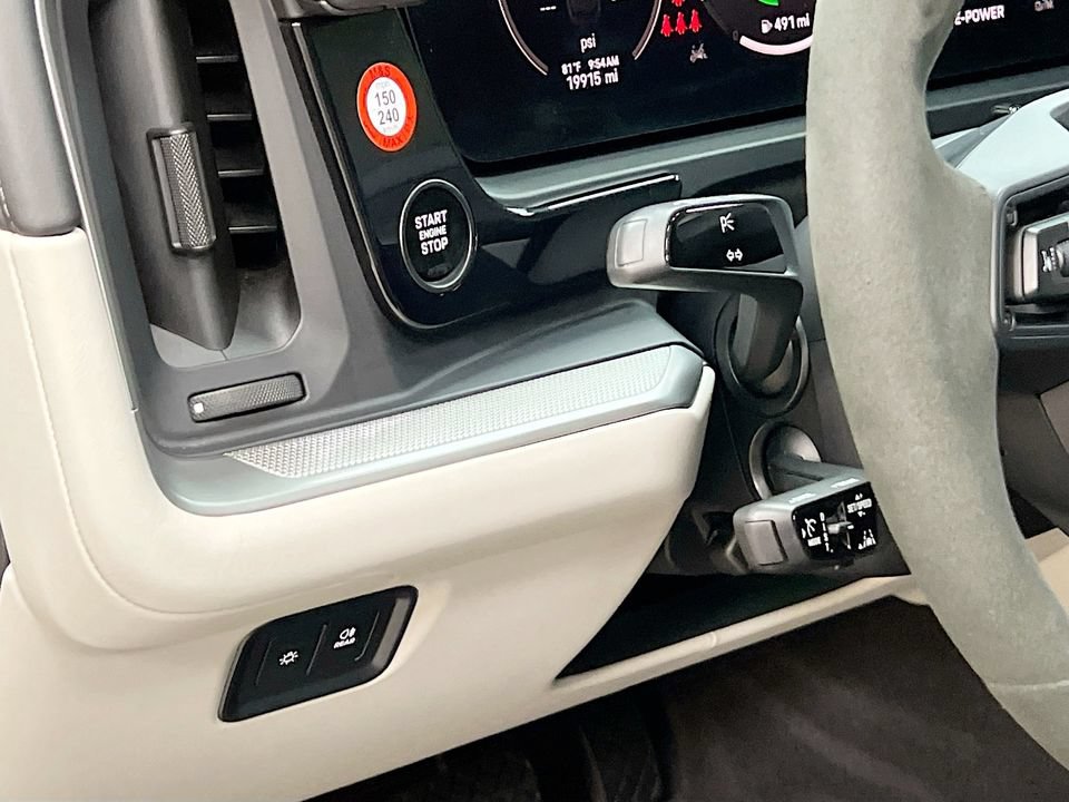 Certified 2024 Porsche Cayenne AWD/4WD image 11