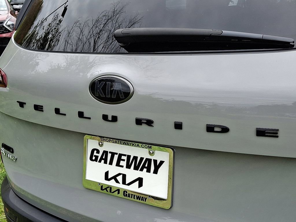 Certified 2021 Kia Telluride SX w/ SX Prestige Package image 32
