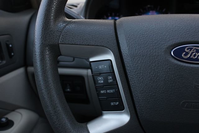 Used 2011 Ford Fusion SE FWD image 11