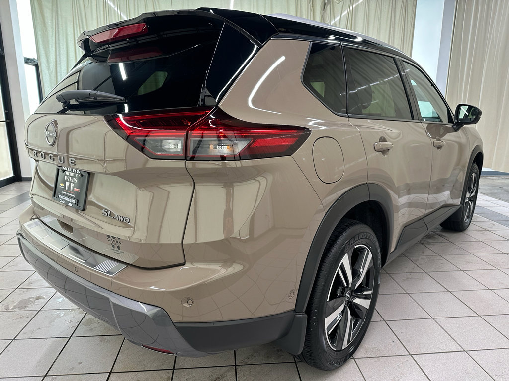 Used 2025 Nissan Rogue SL w/ Tech Package image 5