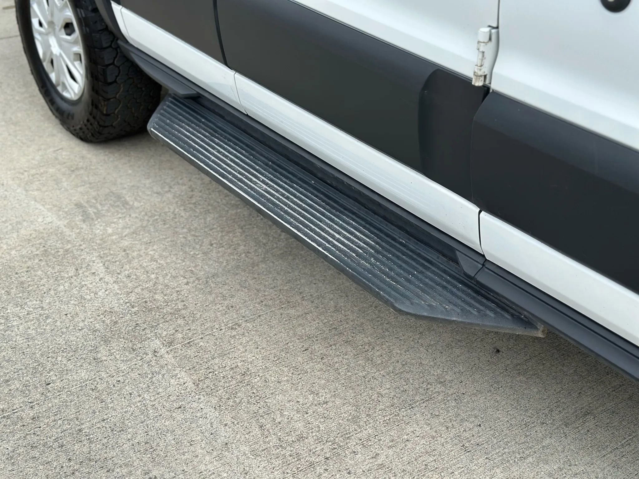 Used 2018 Ford Transit 150 XLT image 30