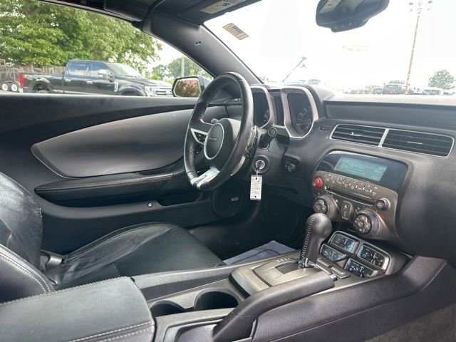 Used 2011 Chevrolet Camaro SS RWD image 17