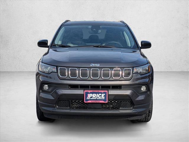 Used 2022 Jeep Compass Latitude image 2