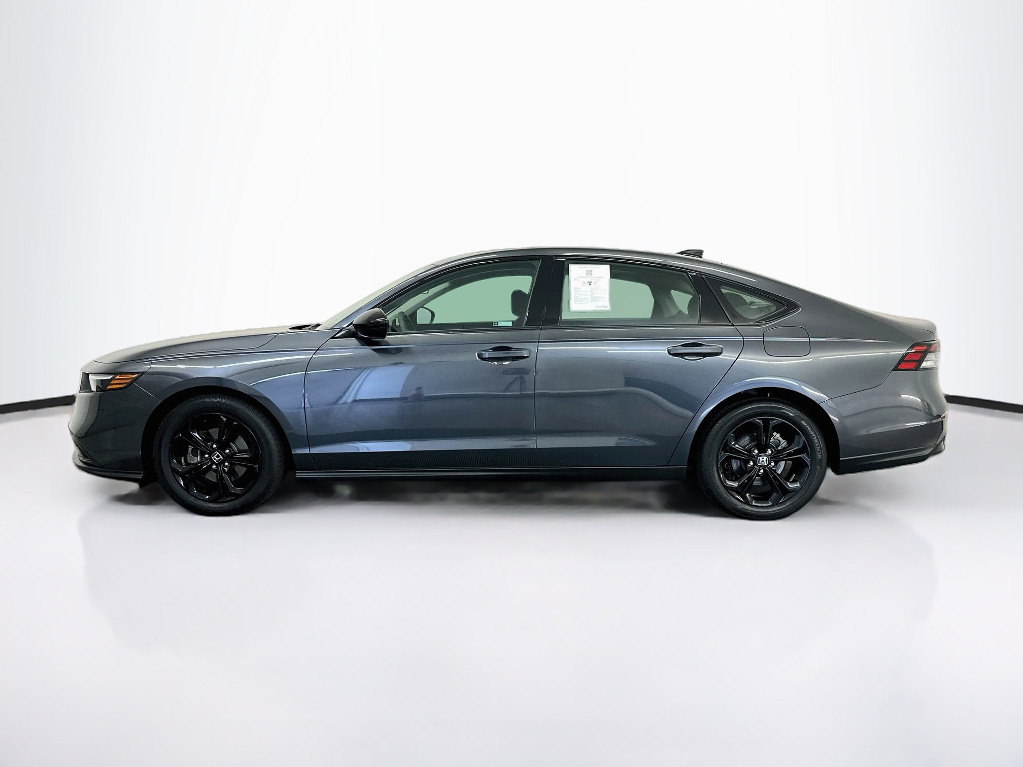 Used 2025 Honda Accord SE image 4