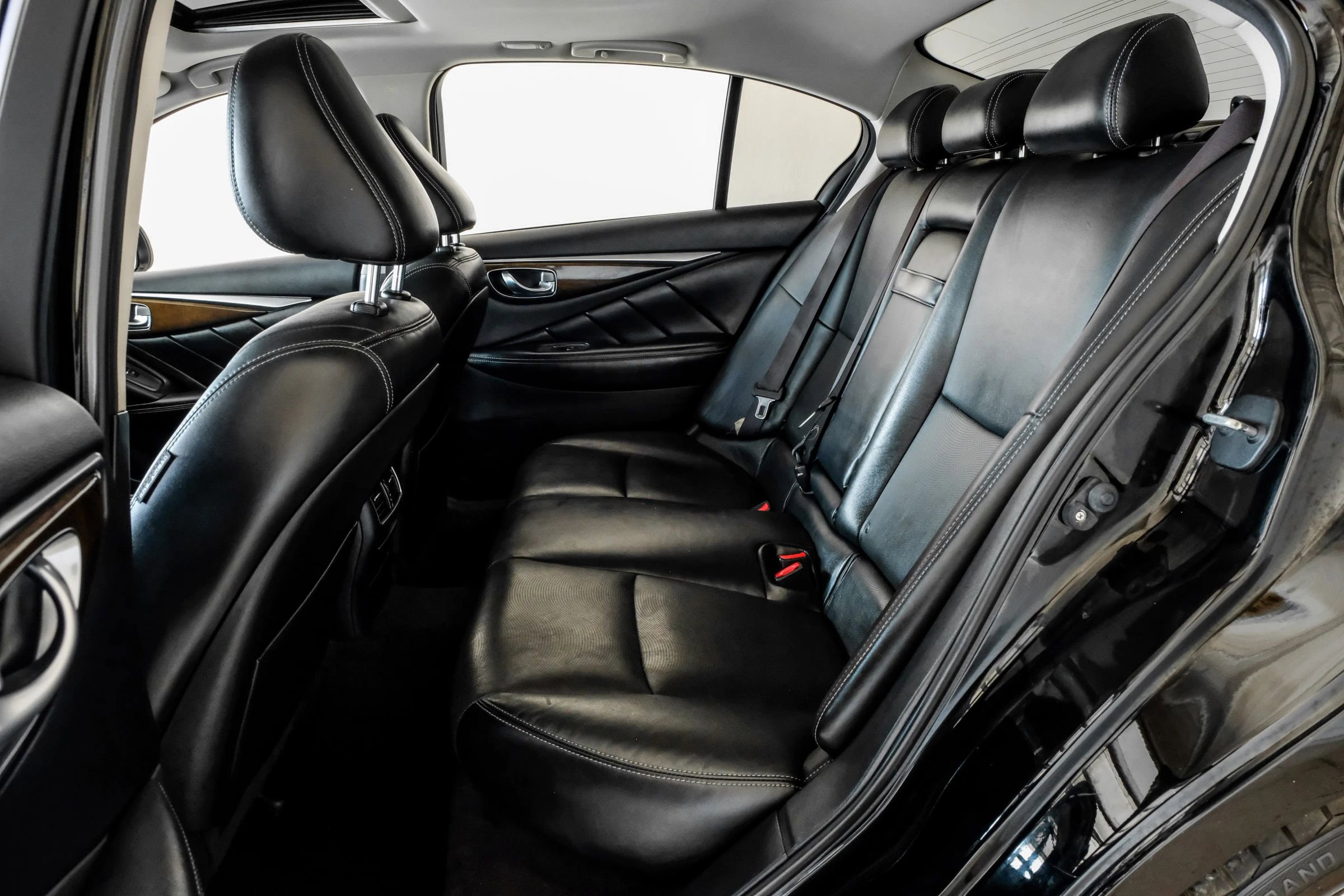 Used 2016 INFINITI Q50 3.0t Premium w/ Driver Assistance Package image 37