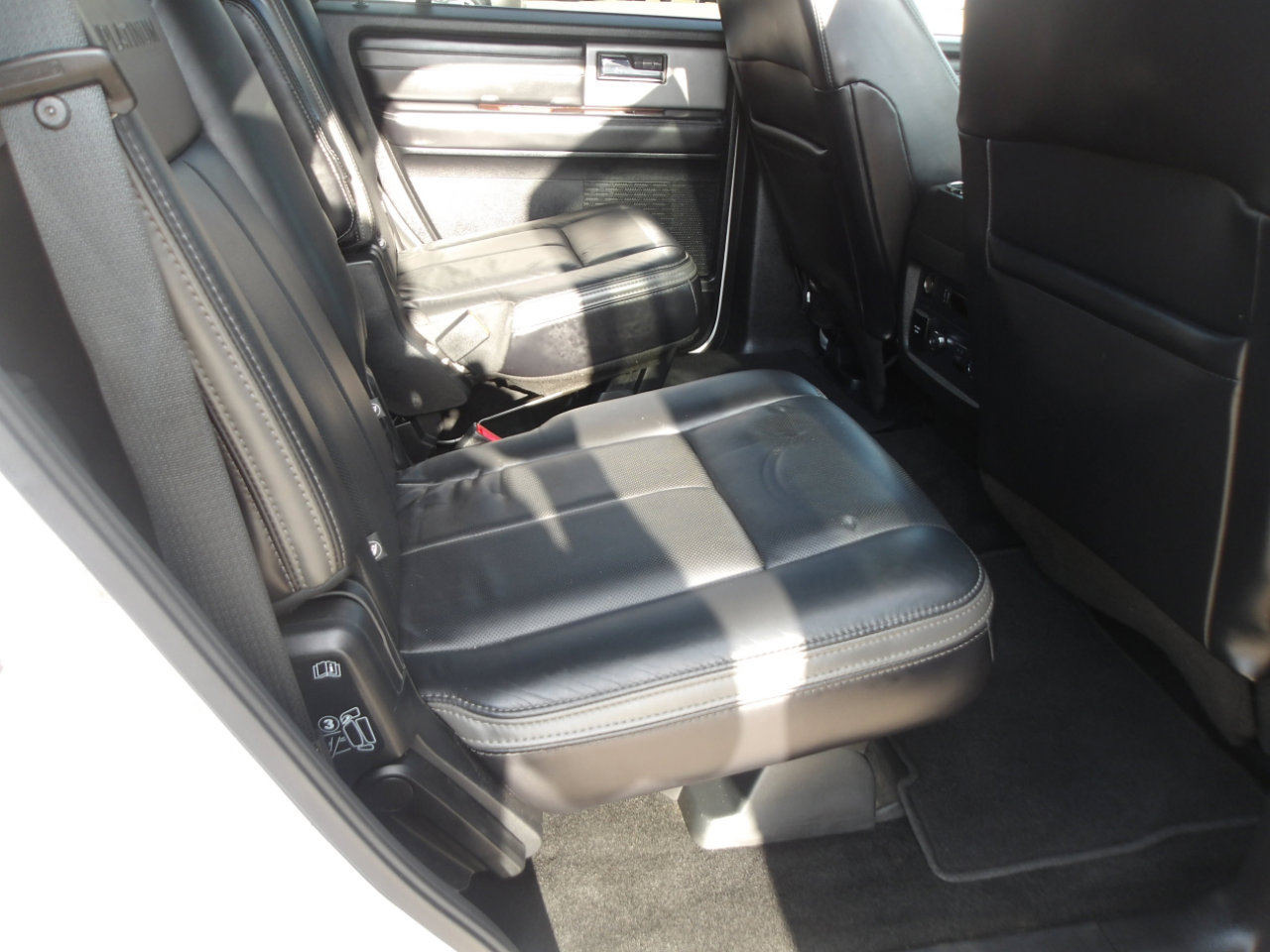 Used 2017 Ford Expedition Platinum image 8