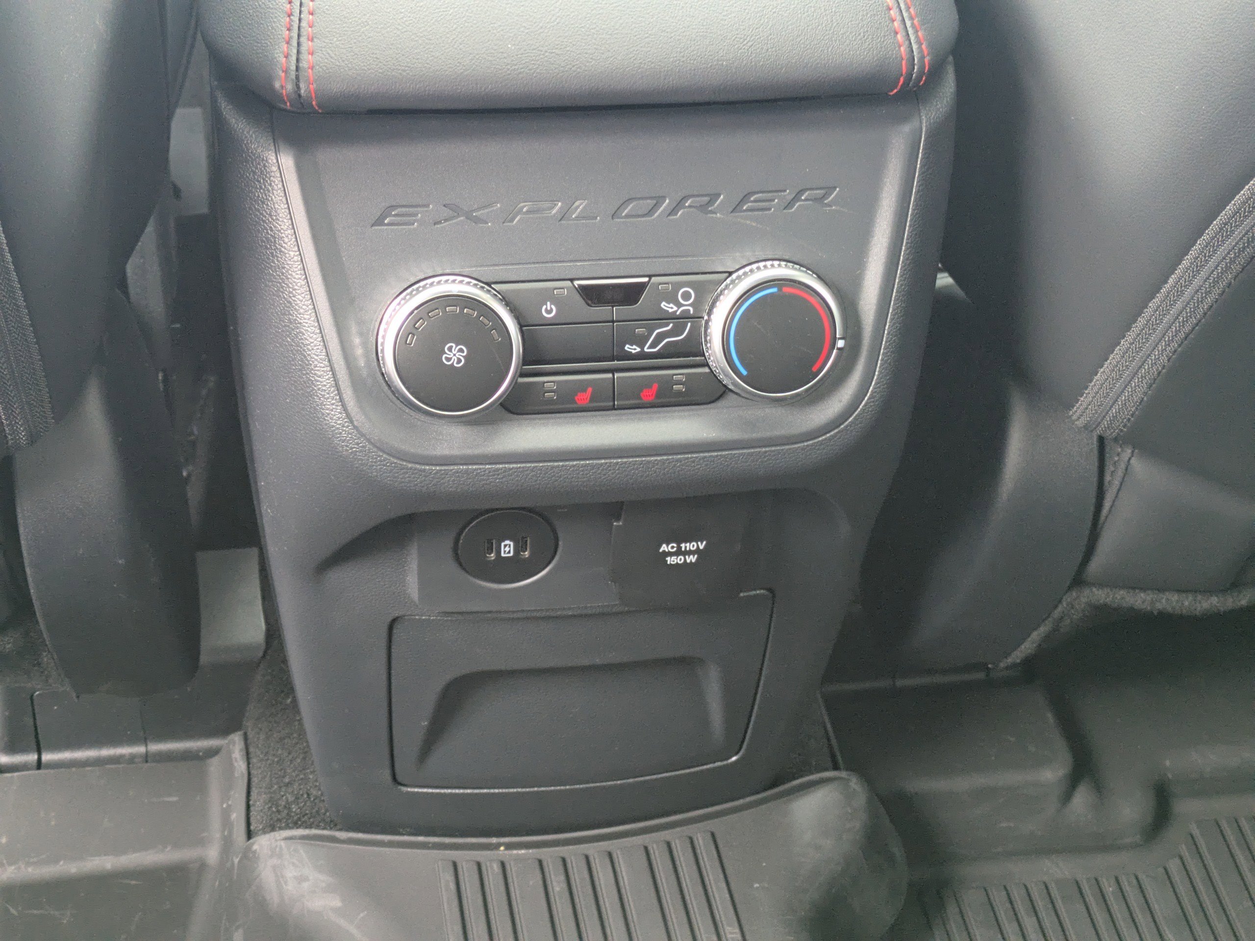 Used 2025 Ford Explorer ST-Line w/ Premium Package image 15