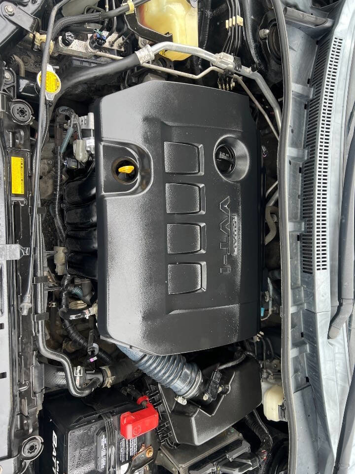 Used 2012 Toyota Corolla LE FWD image 19