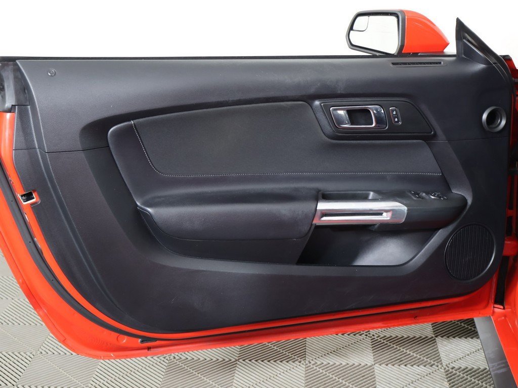 Used 2017 Ford Mustang Coupe image 19