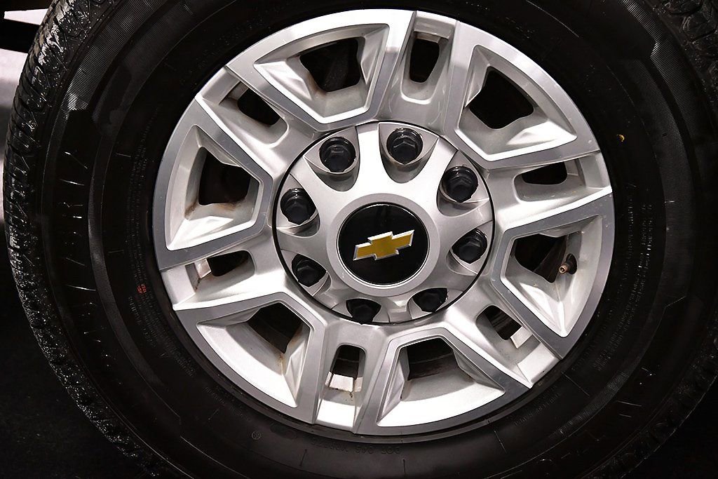 Used 2024 Chevrolet Silverado 2500 LT image 9