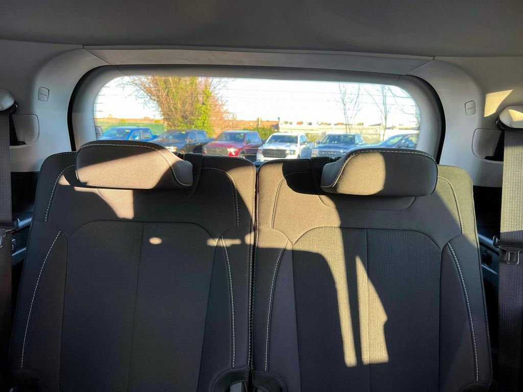 Certified 2023 Jeep Grand Cherokee L Laredo image 12