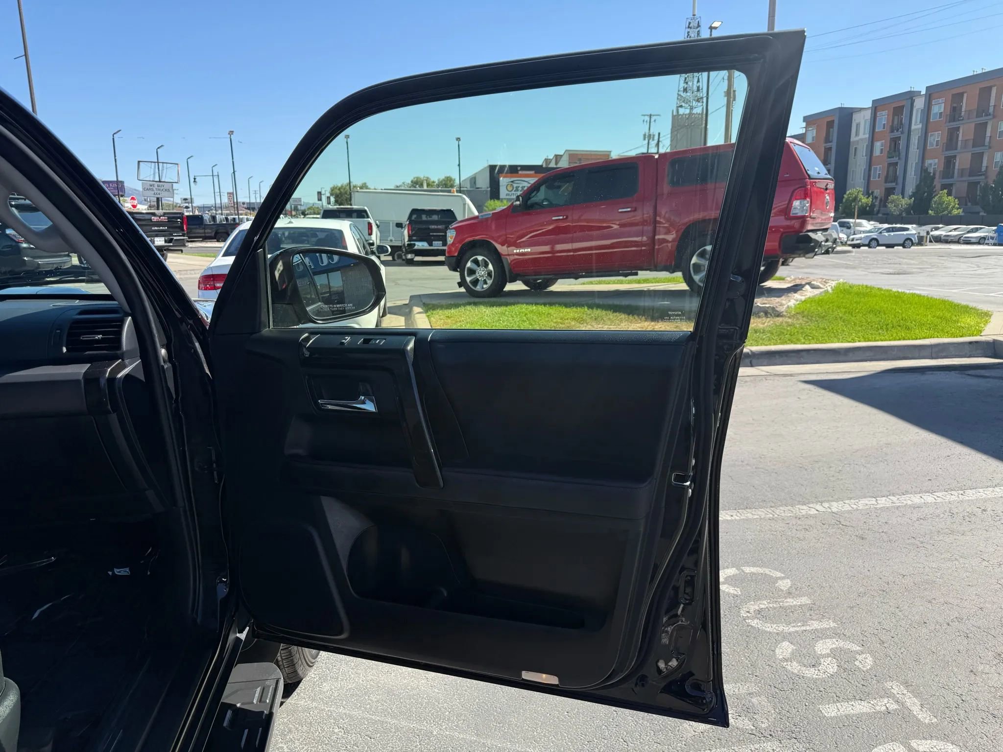 Used 2024 Toyota 4Runner TRD Off-Road image 34