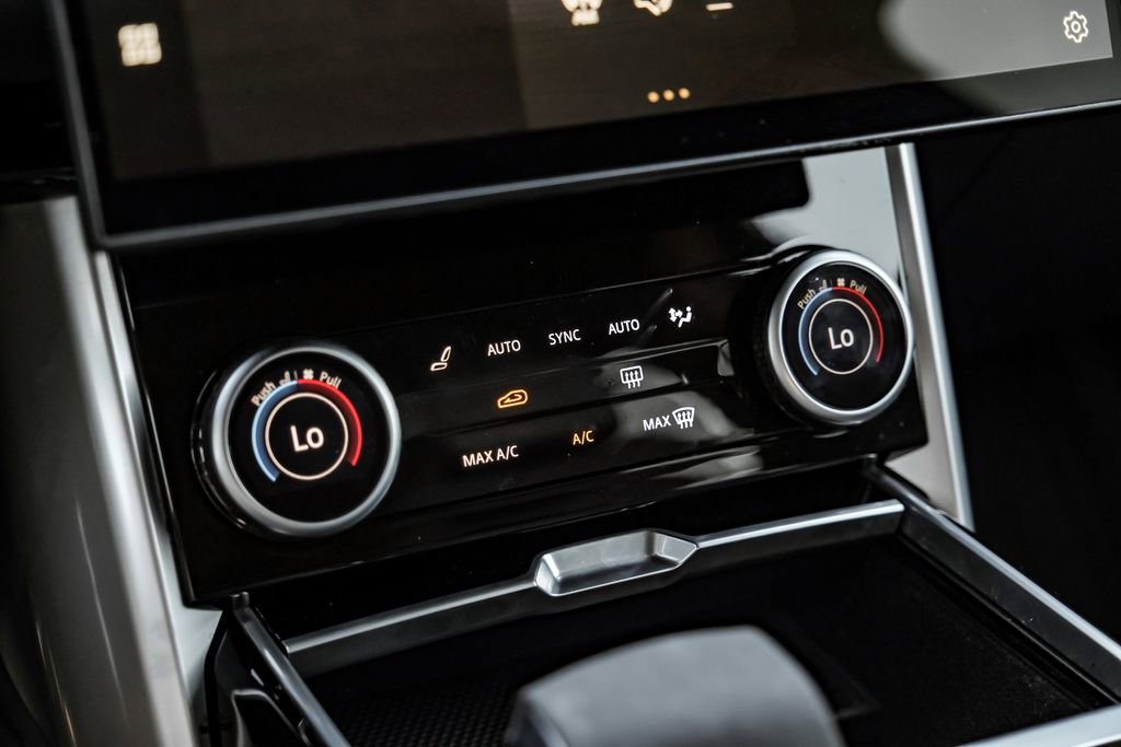 Used 2023 Land Rover Range Rover SE image 26