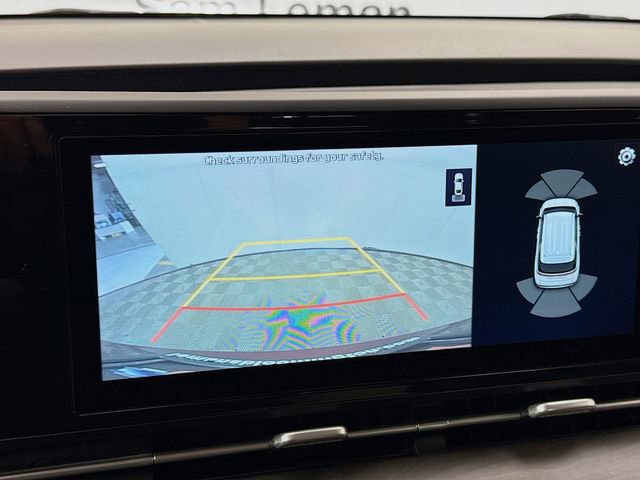 Used 2022 Kia Carnival EX image 15