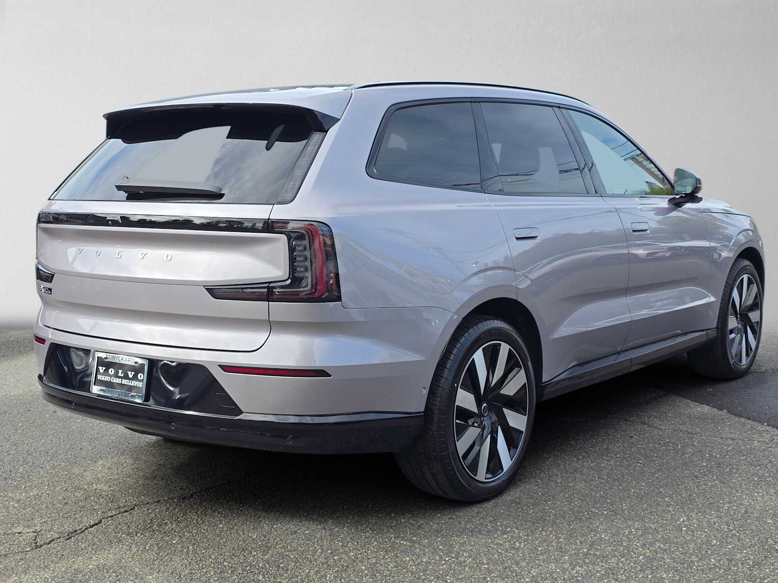 New 2026 Volvo EX90 Ultra AWD/4WD image 3