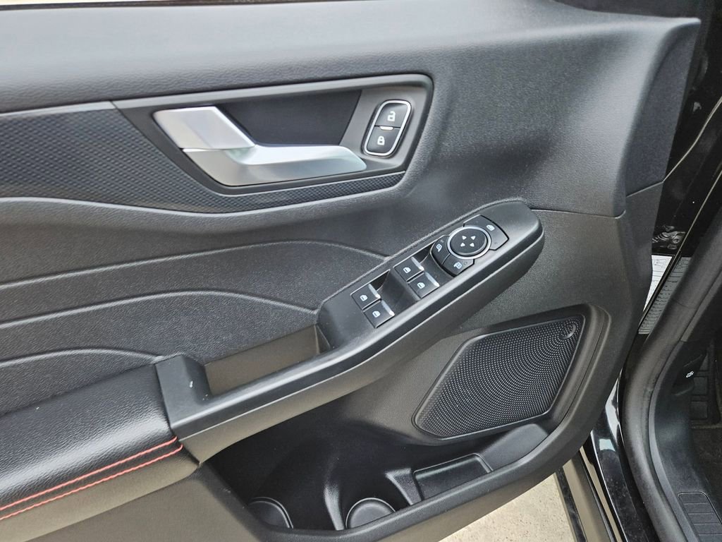 Used 2025 Ford Escape ST-Line FWD image 15