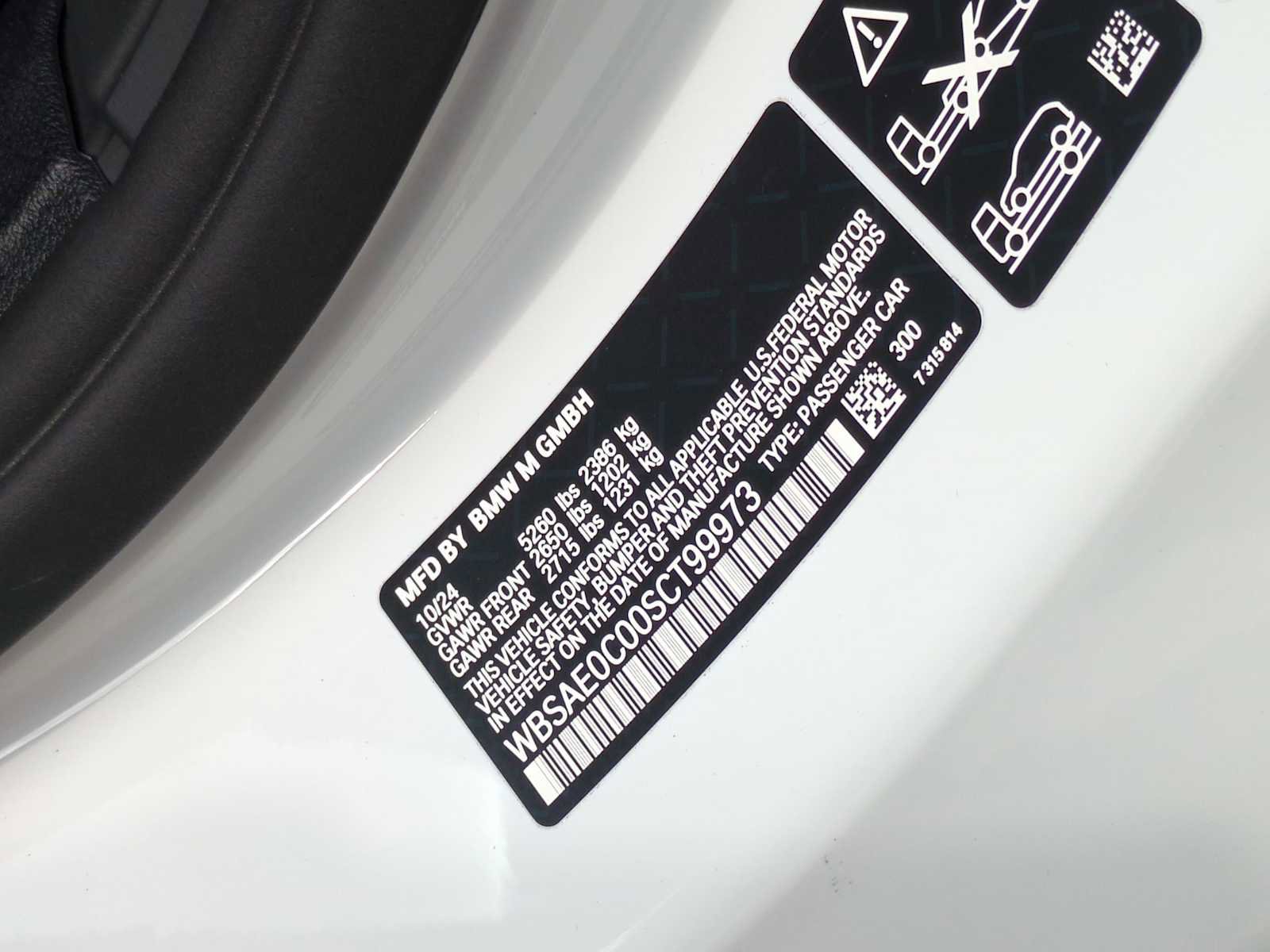 Used 2025 BMW M8 Competition w/ M Carbon Exterior Package image 32