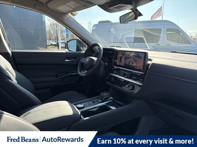 New 2026 Nissan Pathfinder Platinum w/ Cargo Package image 10