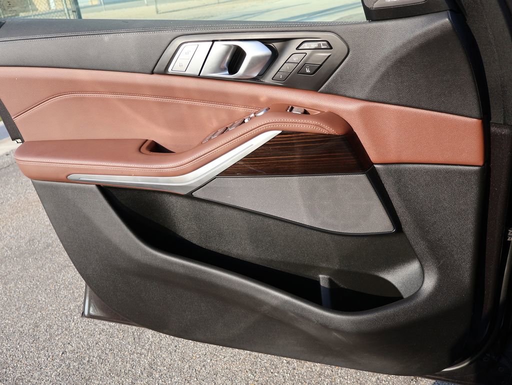 Used 2021 BMW X7 xDrive40i w/ Premium Package image 41