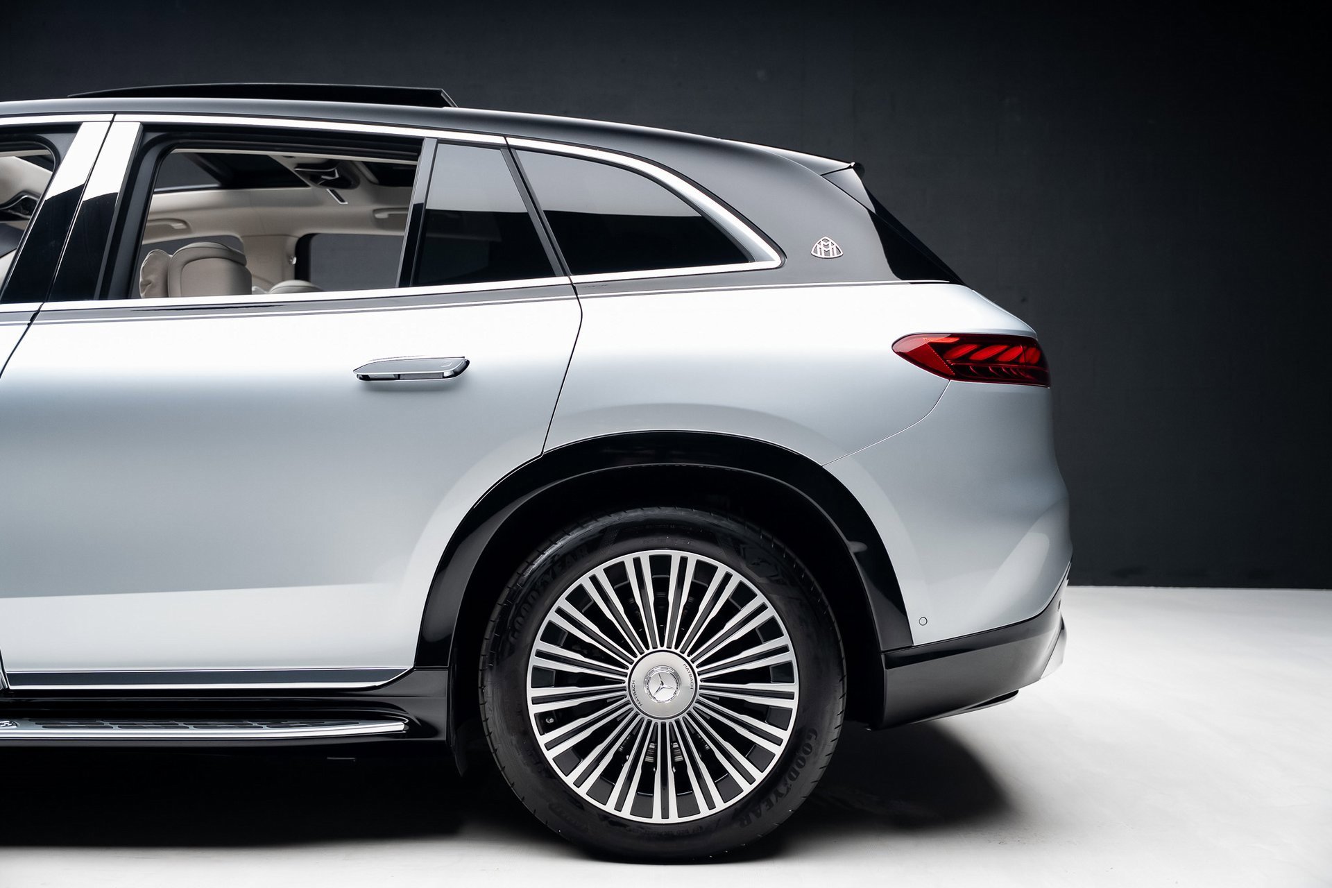 Used 2024 Mercedes-Benz Maybach EQS 680 4MATIC image 19