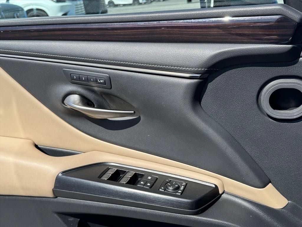 Used 2021 Lexus ES 300h w/ Premium Package FWD image 18