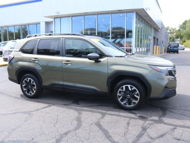 Certified 2025 Subaru Forester Premium image 2