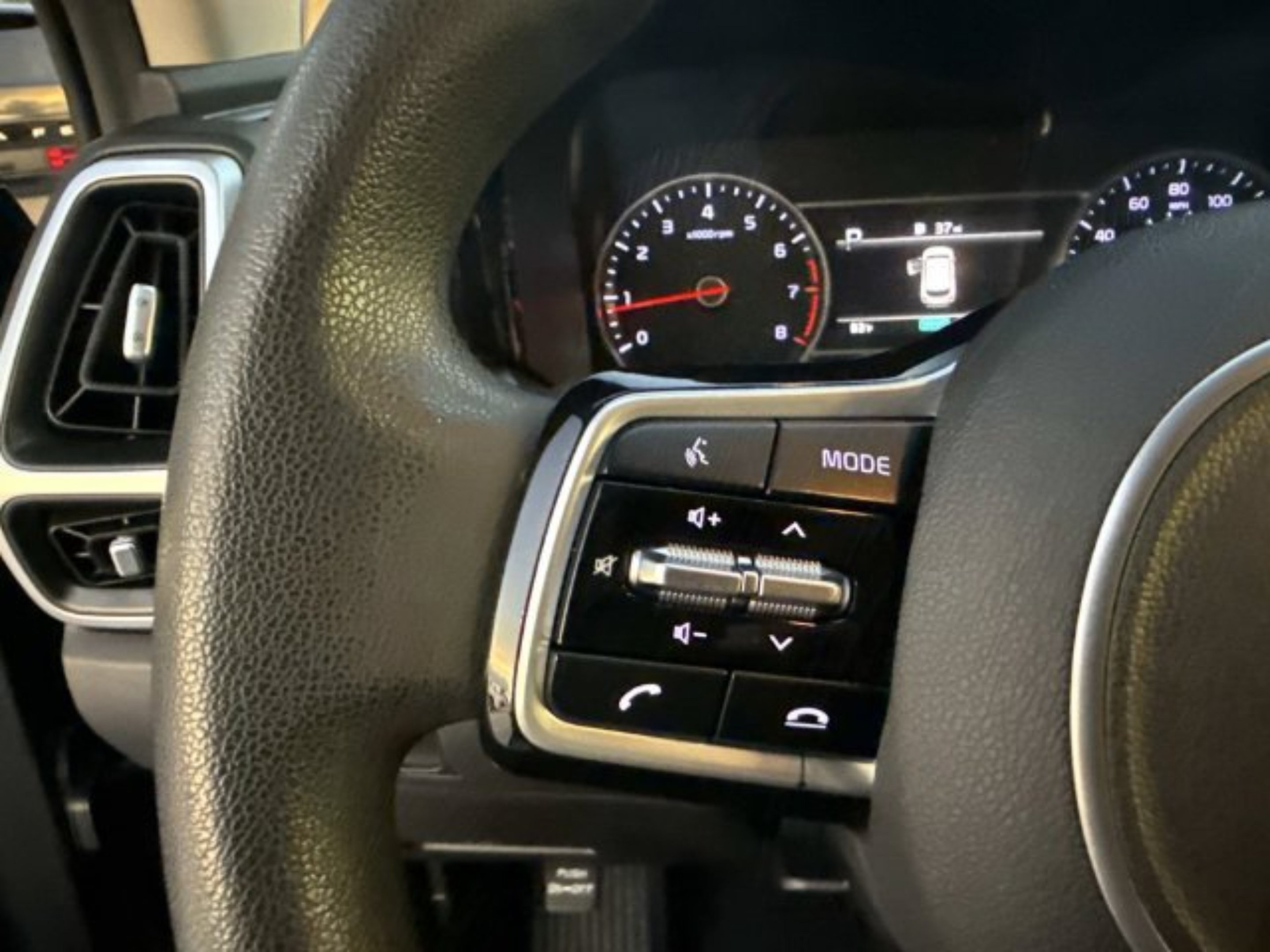 Used 2021 Kia Sorento LX FWD image 23