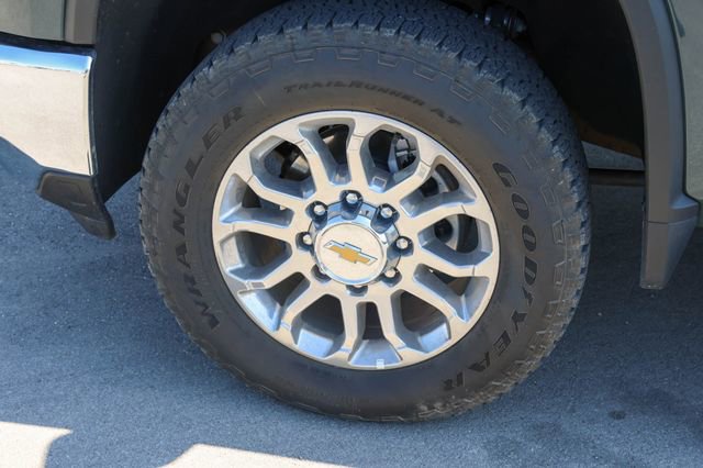 Used 2025 Chevrolet Silverado 2500 LTZ w/ LTZ Plus Package AWD/4WD image 7