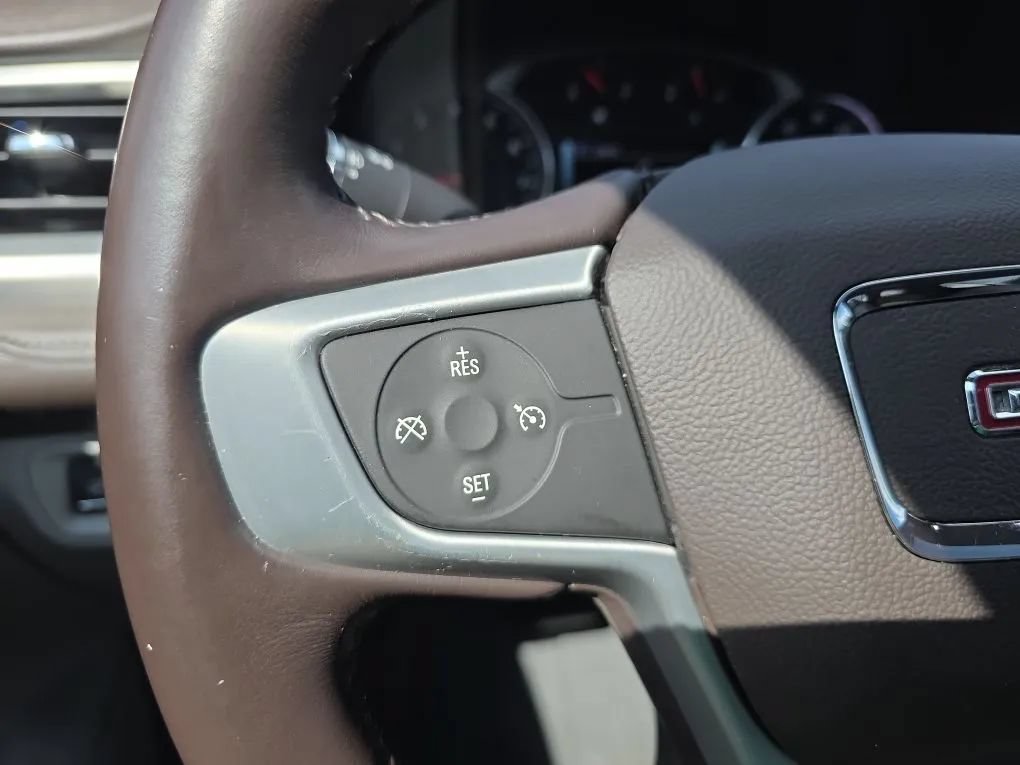 Used 2017 GMC Acadia SLT w/ LPO, Floor Liner Package FWD image 20