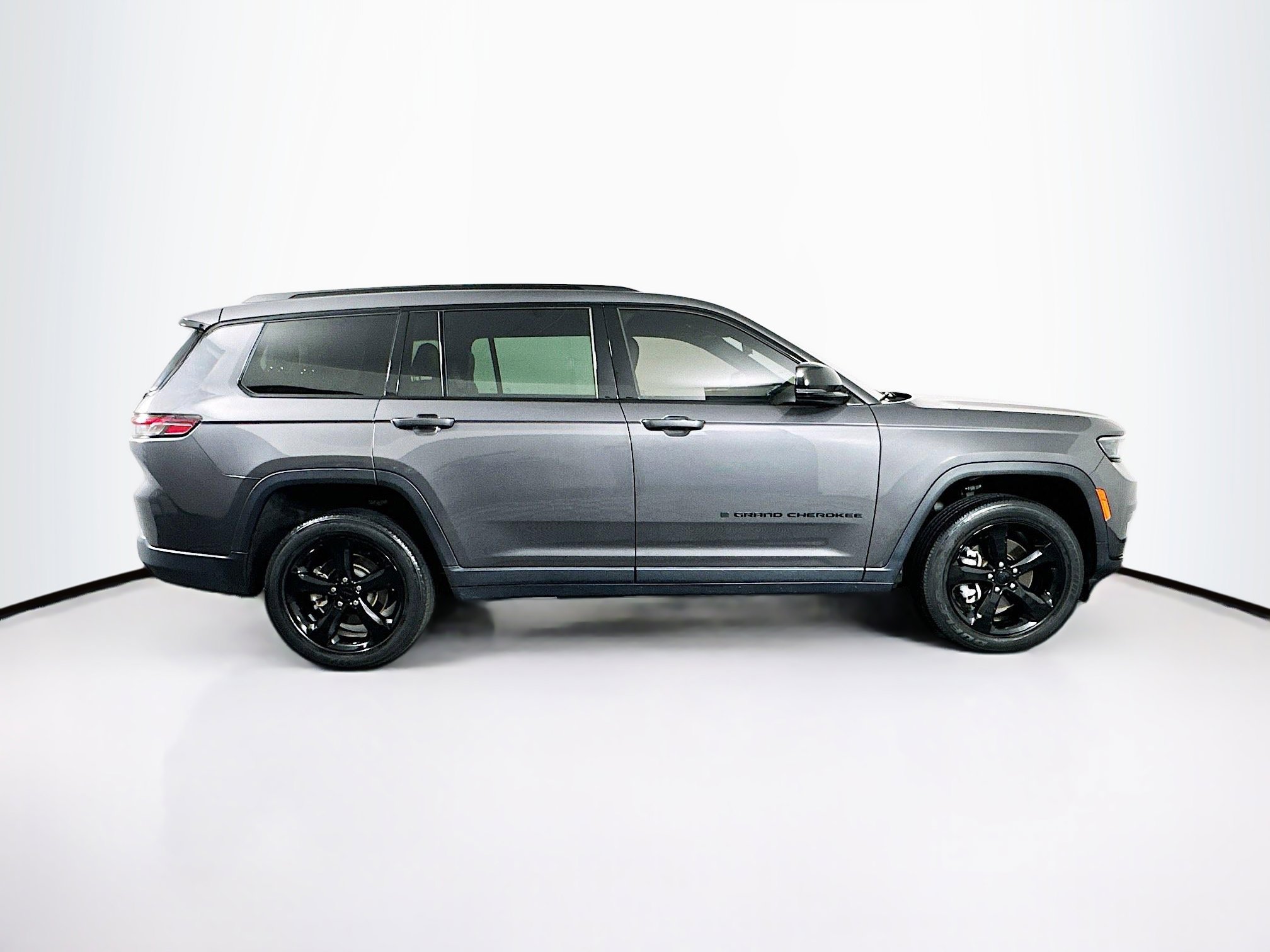 Used 2023 Jeep Grand Cherokee L Laredo AWD/4WD image 10