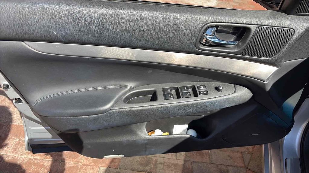 Used 2015 INFINITI Q40 AWD w/ Navigation Package image 16