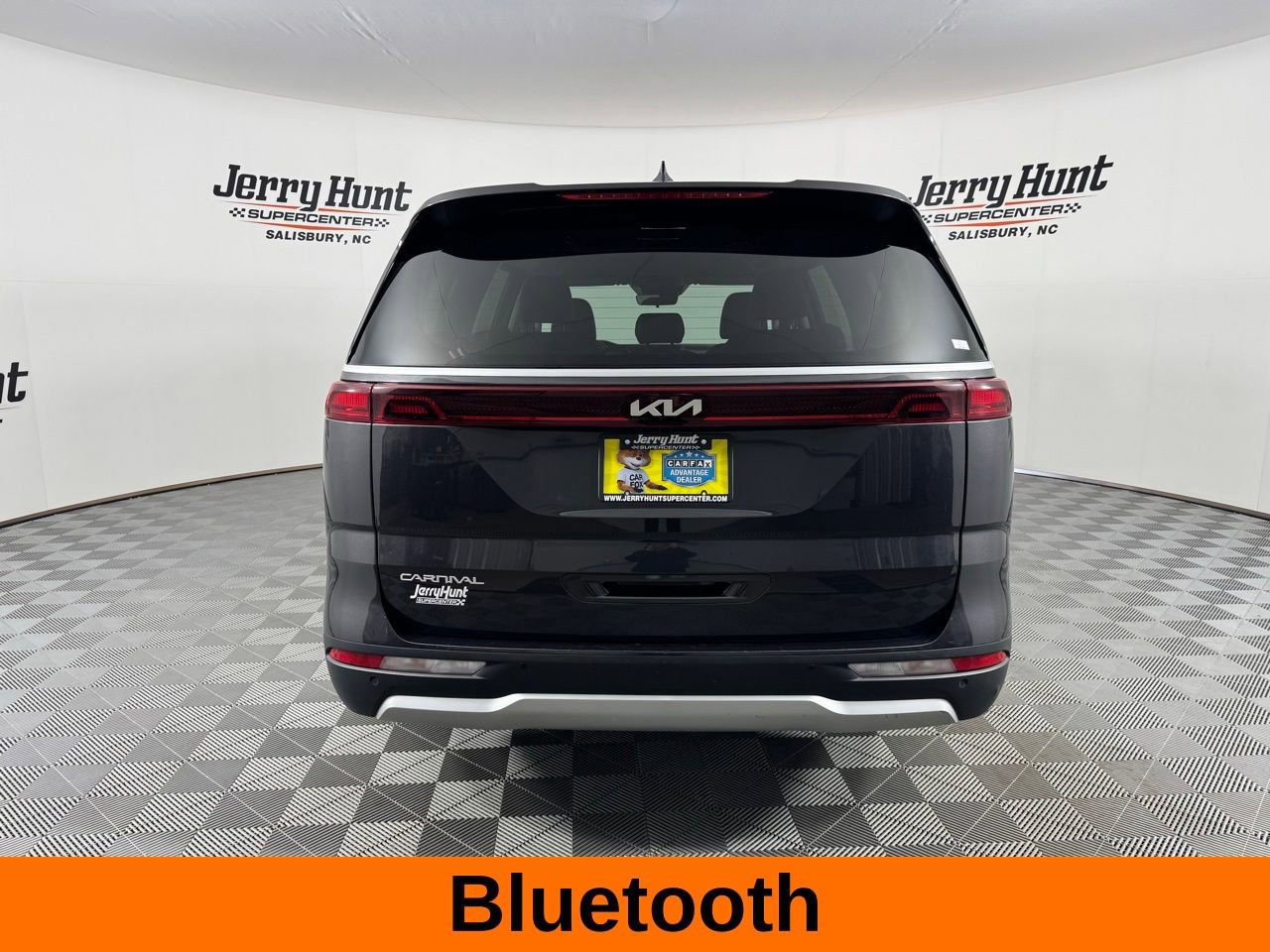 Used 2024 Kia Carnival LX image 8