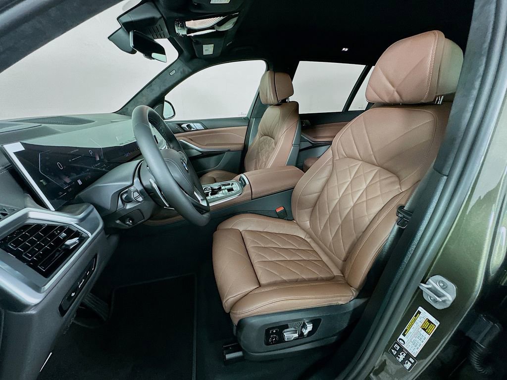 New 2026 BMW X7 xDrive40i w/ Premium Package image 16
