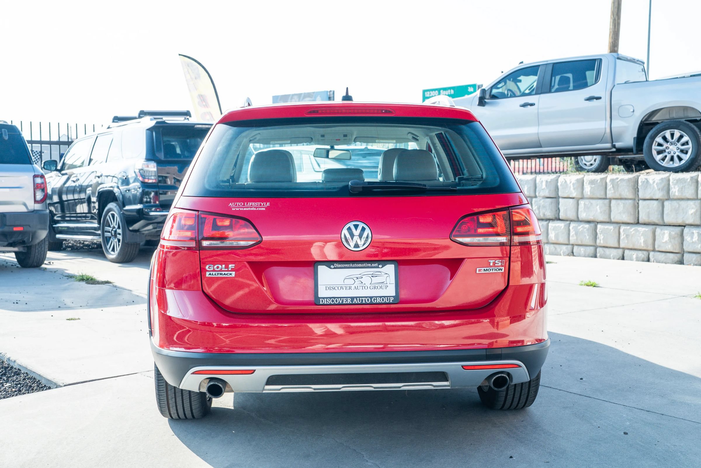Used 2017 Volkswagen Golf Alltrack S AWD/4WD image 6