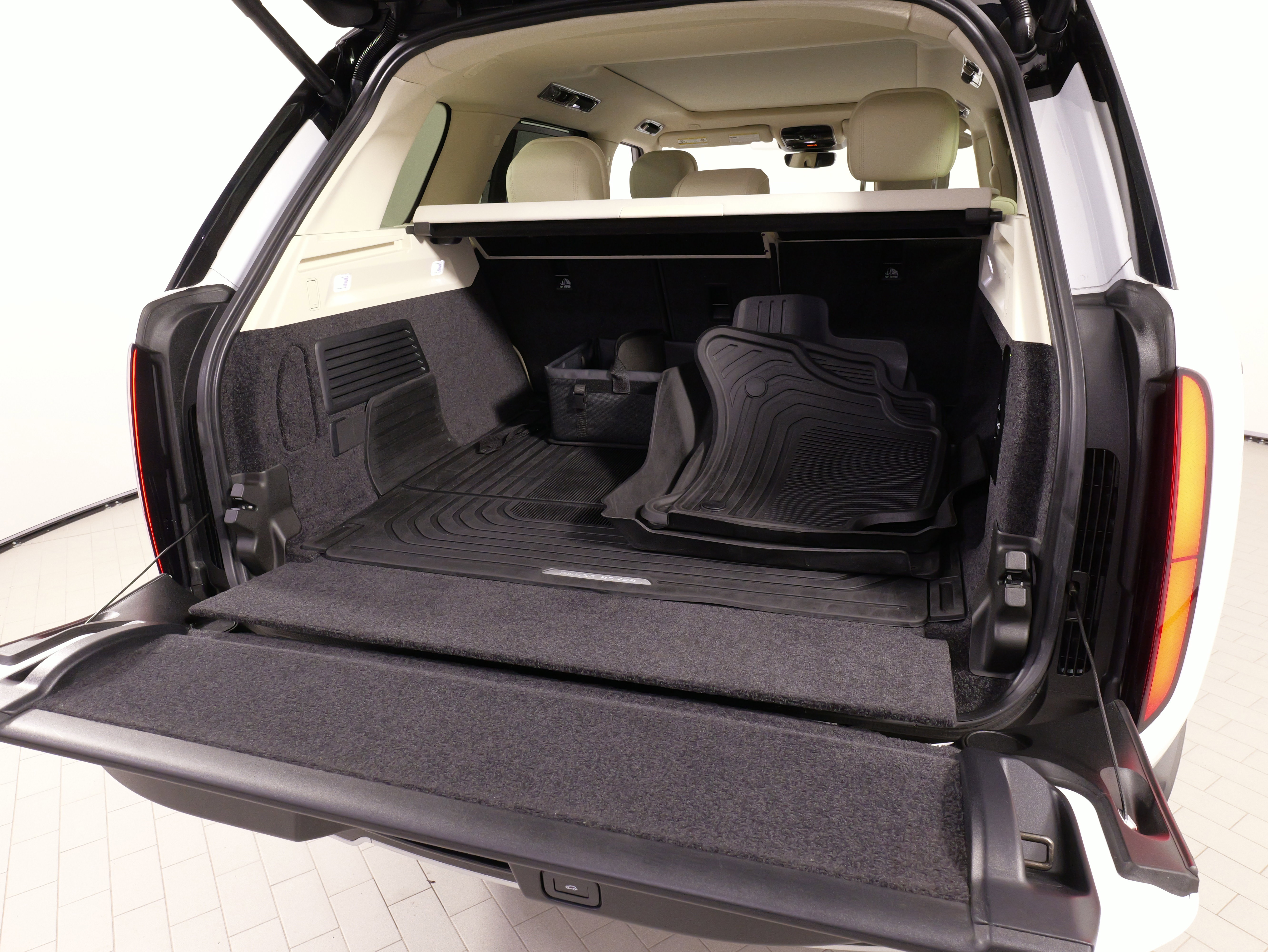 Used 2023 Land Rover Range Rover SE image 67