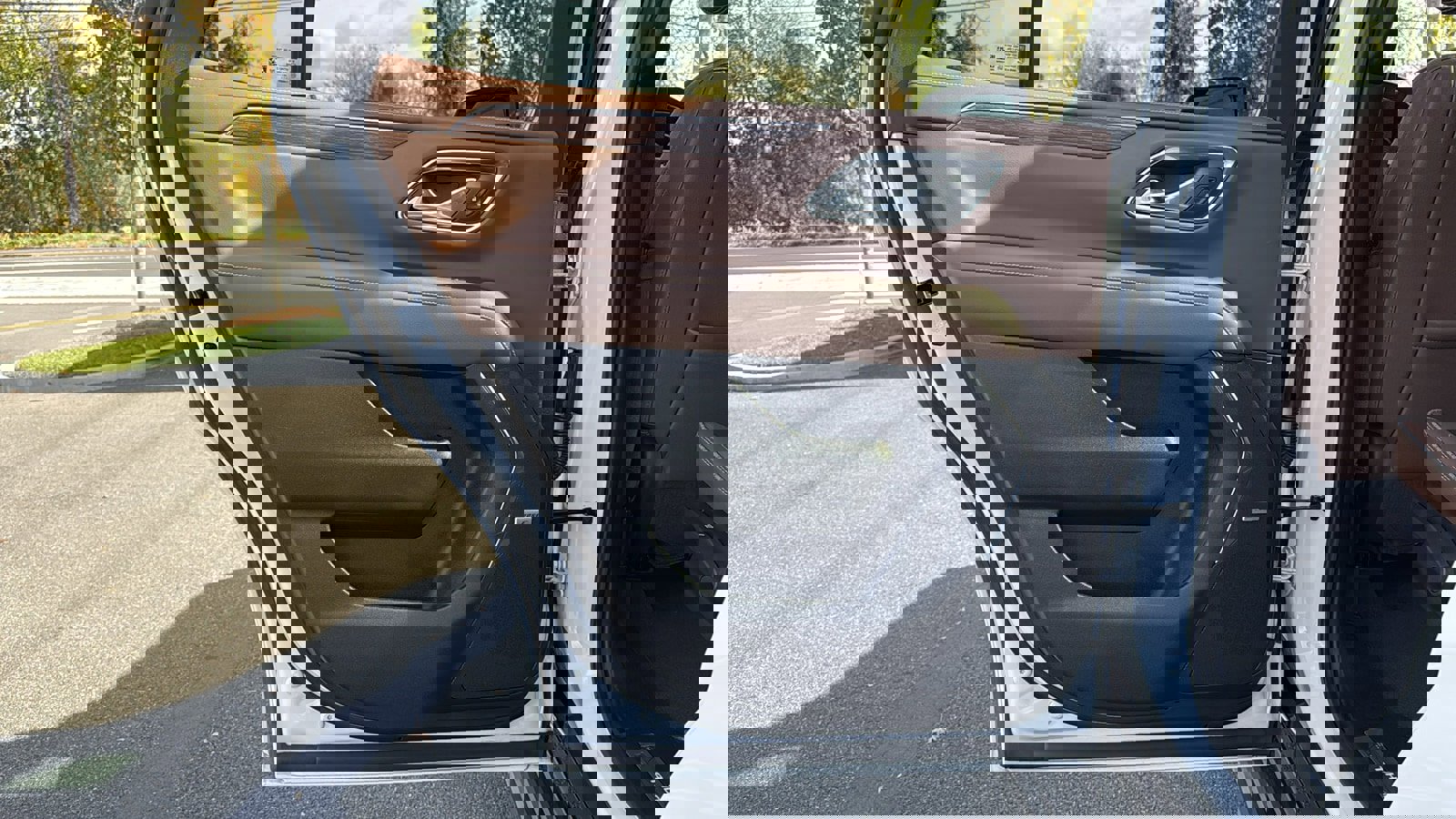 Used 2023 Chevrolet Tahoe High Country w/ LPO, Illumination Package image 24