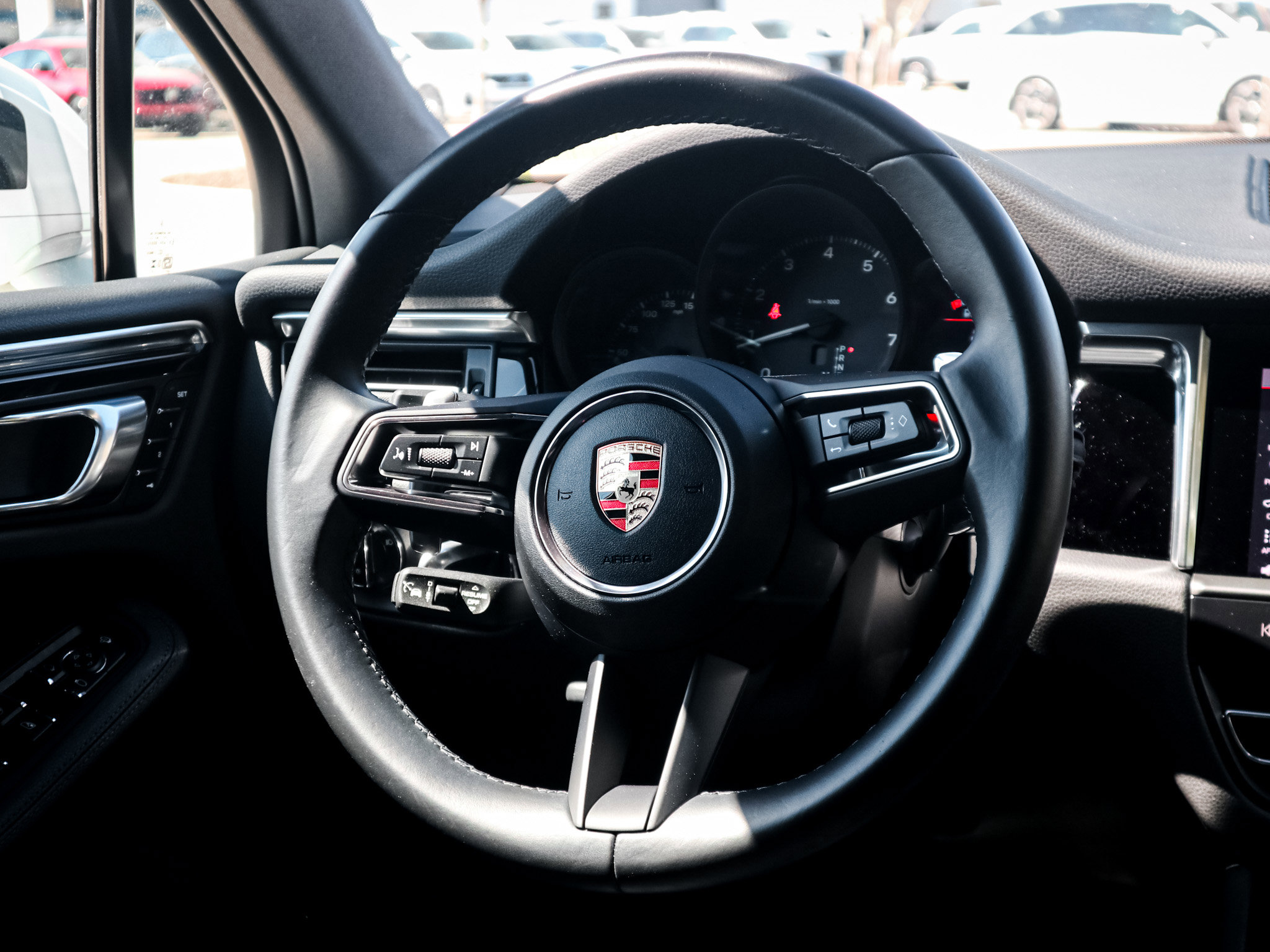 Used 2024 Porsche Macan AWD/4WD image 18