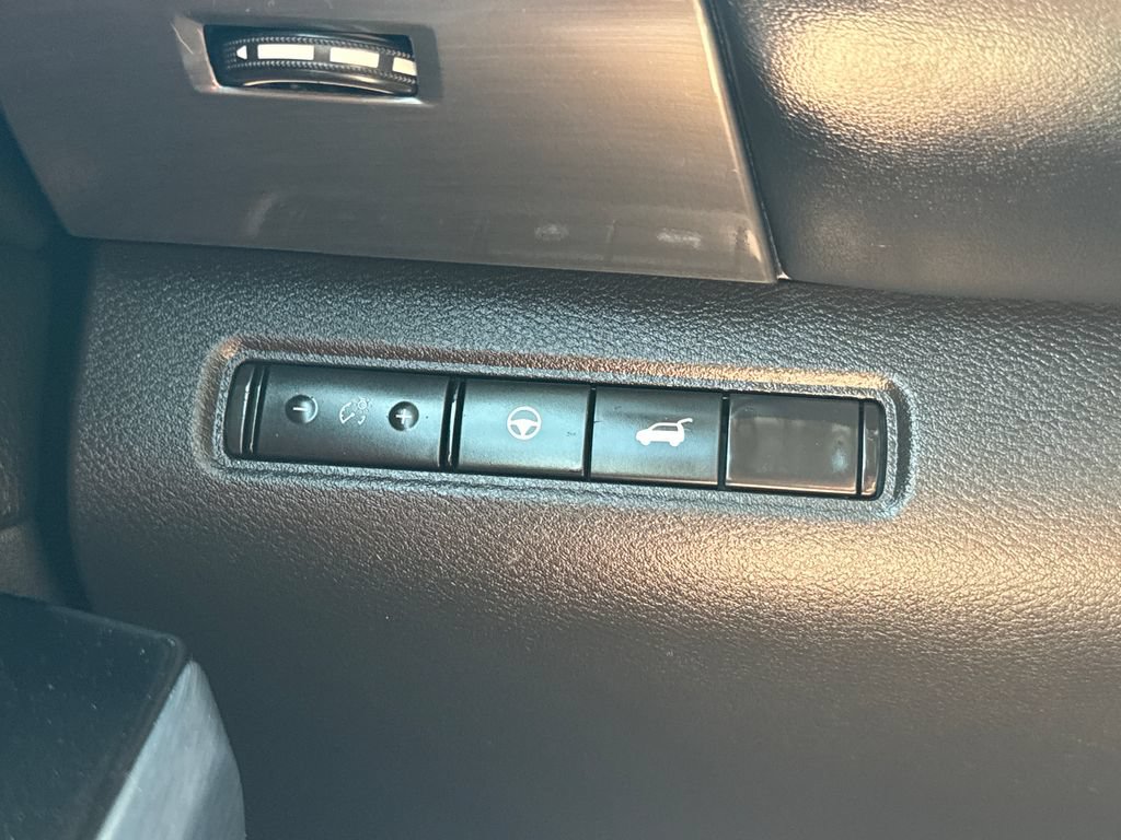 Used 2023 Nissan Pathfinder SL w/ SL Premium Package AWD/4WD image 34