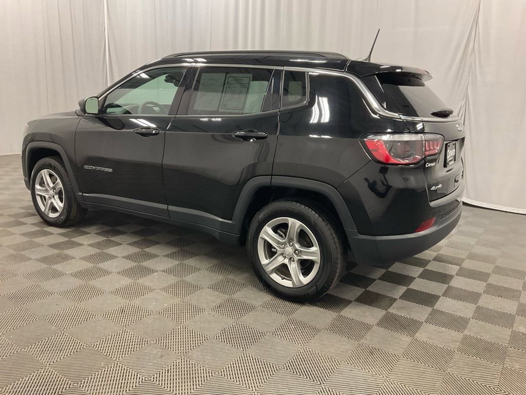 Used 2024 Jeep Compass Latitude image 4