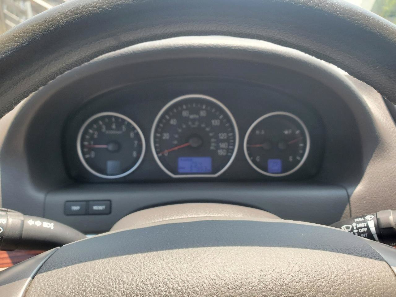 Used 2010 Hyundai Veracruz Limited w/ Navigation Pkg 3 FWD image 19