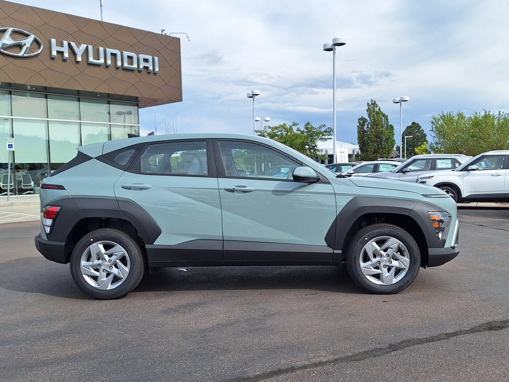 New 2027 Hyundai Kona SE AWD/4WD image 2