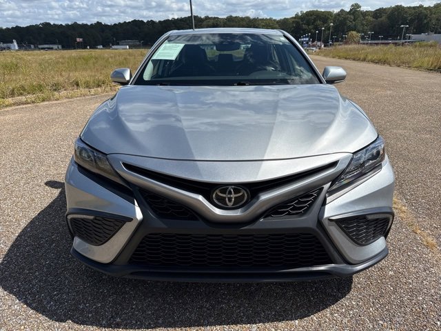 Used 2023 Toyota Camry SE image 6