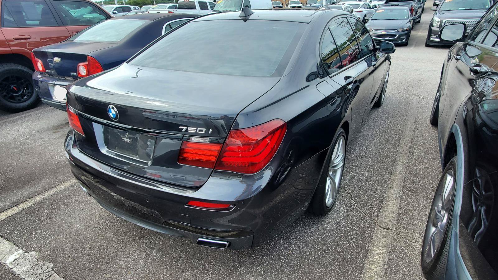 Used 2013 BMW 750i RWD image 9