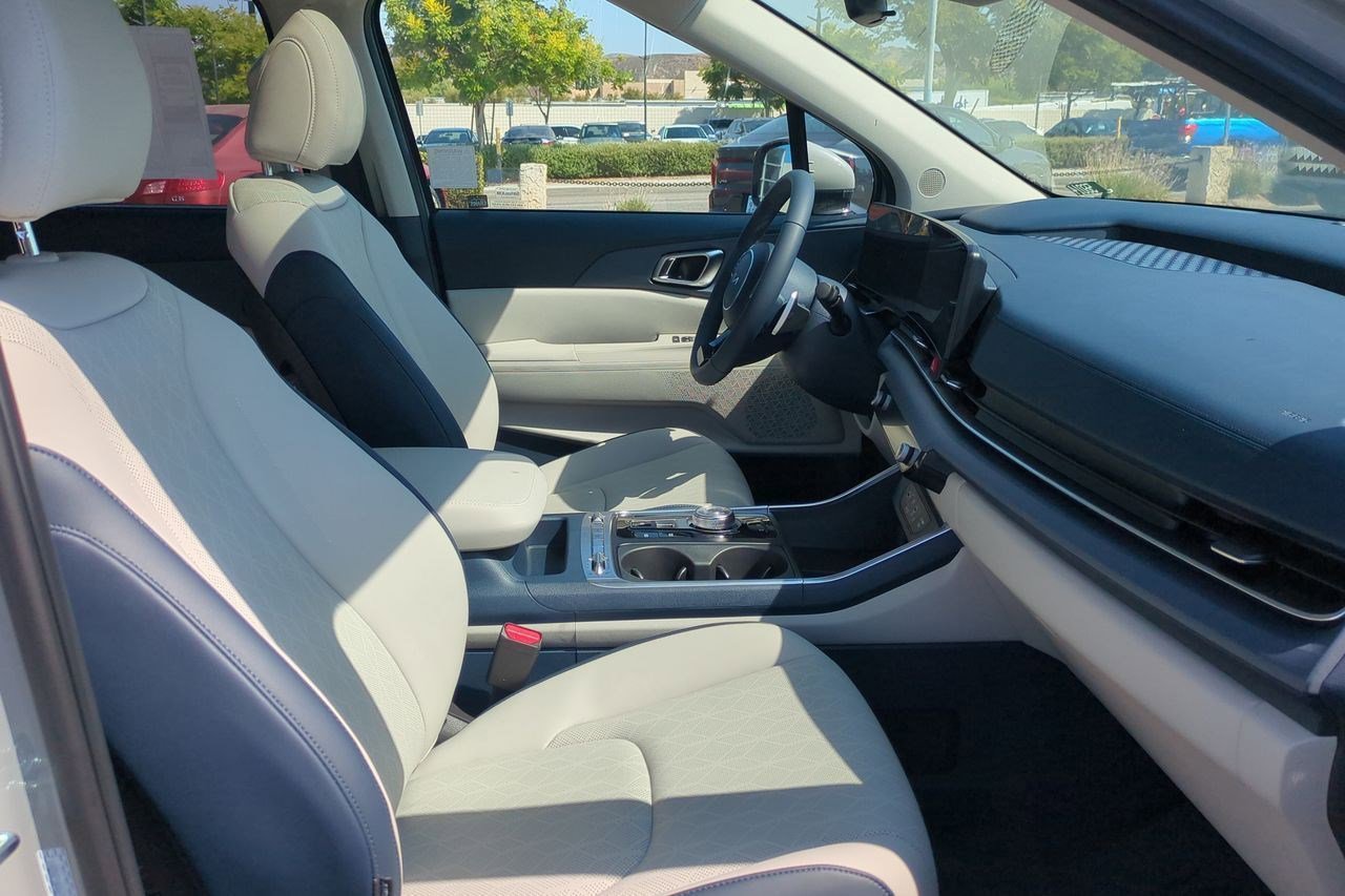 New 2026 Kia Carnival SX image 25