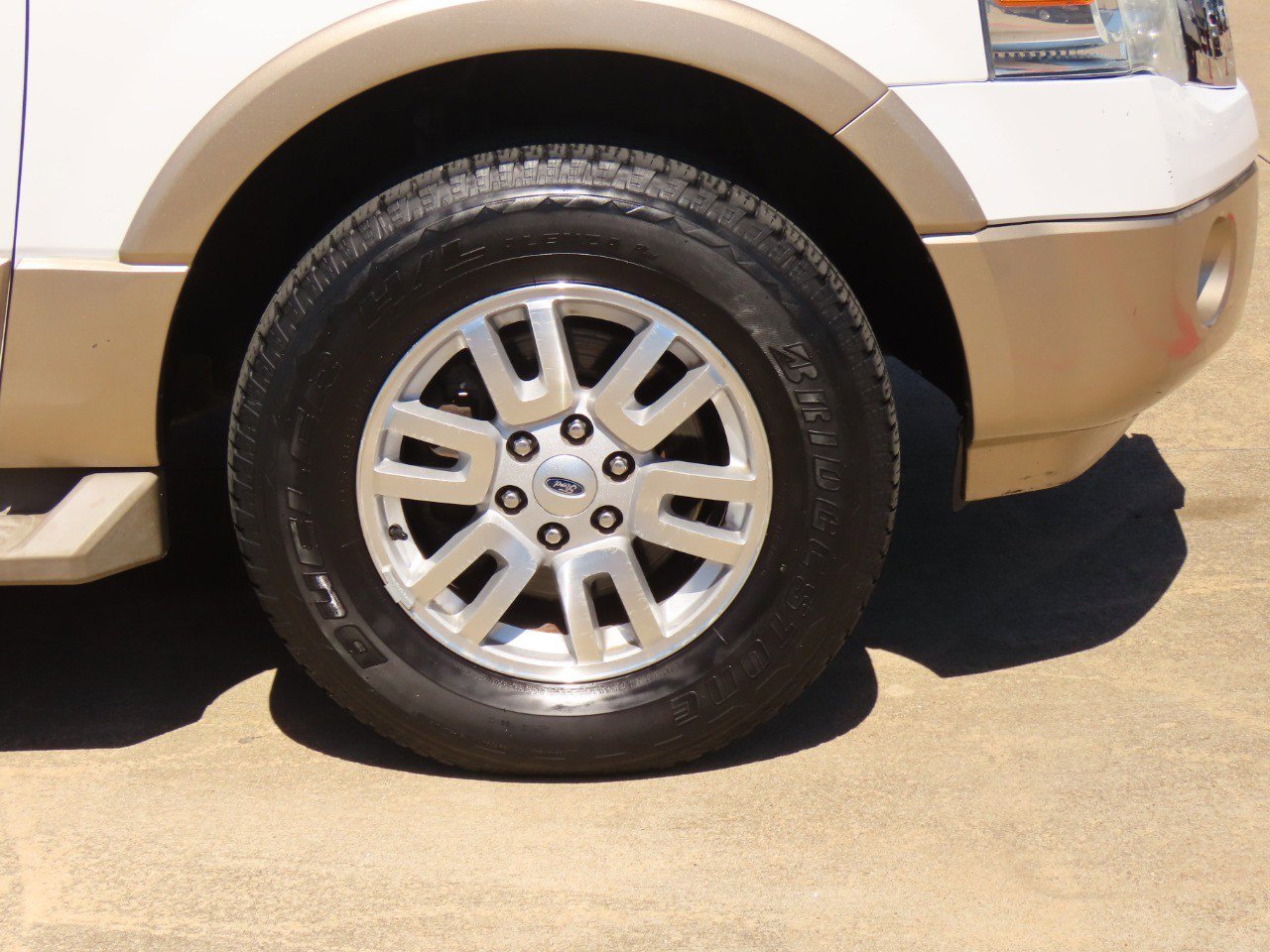 Used 2013 Ford Expedition EL XLT image 9