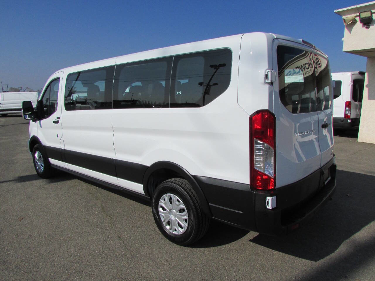 Used 2023 Ford Transit 350 XLT image 8